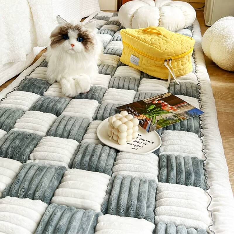 PetGuard™ – Quilted Scratch-Resistant Sofa Cover