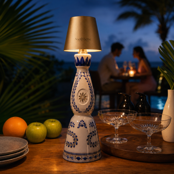 Luminova™ – Wireless bottle light with USB-C