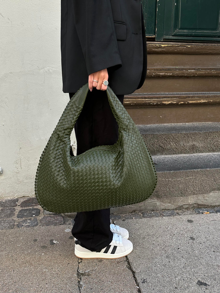 UrbanMuse™ – Style, space, and confidence in one perfect bag
