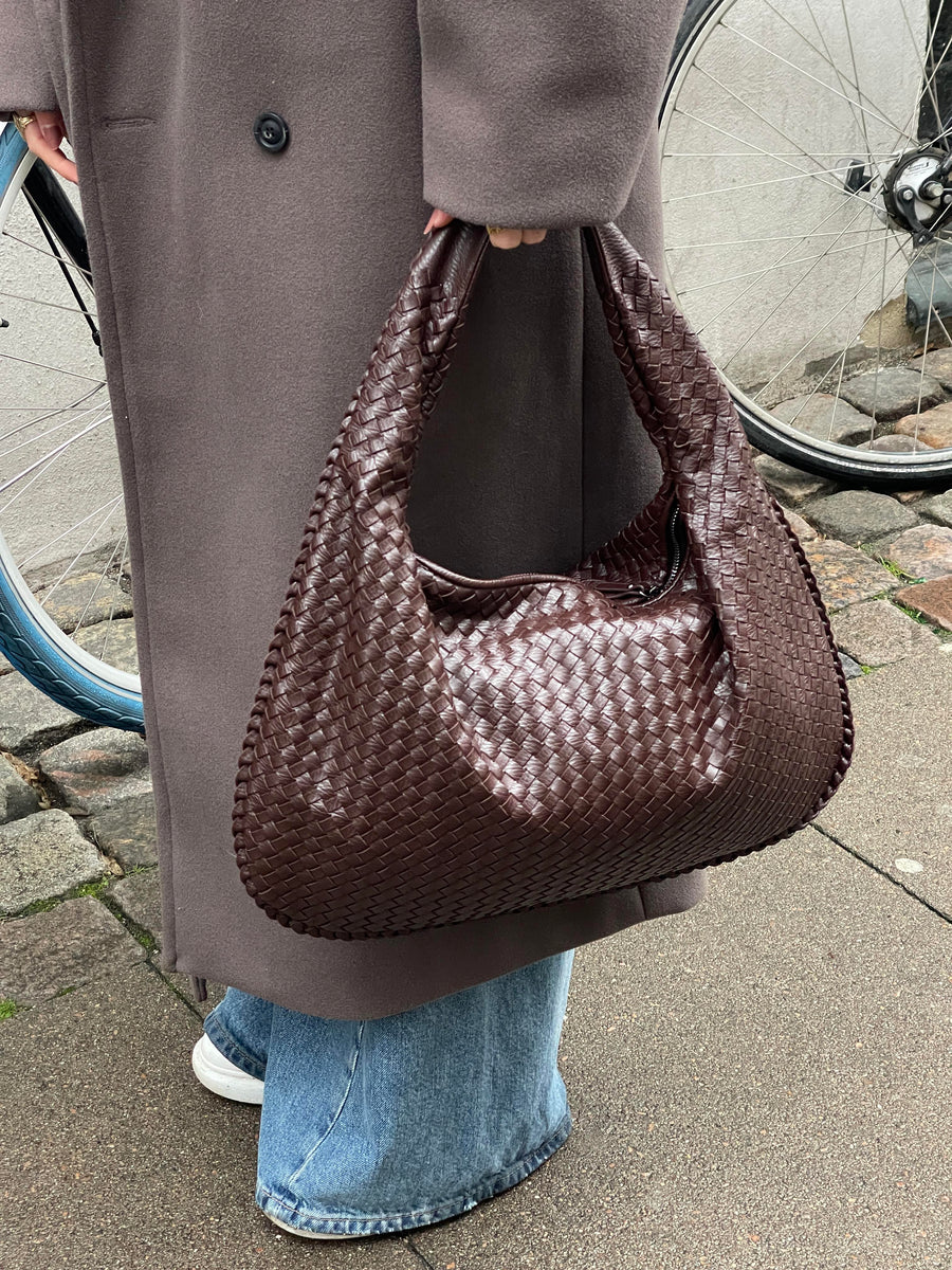 UrbanMuse™ – Style, space, and confidence in one perfect bag