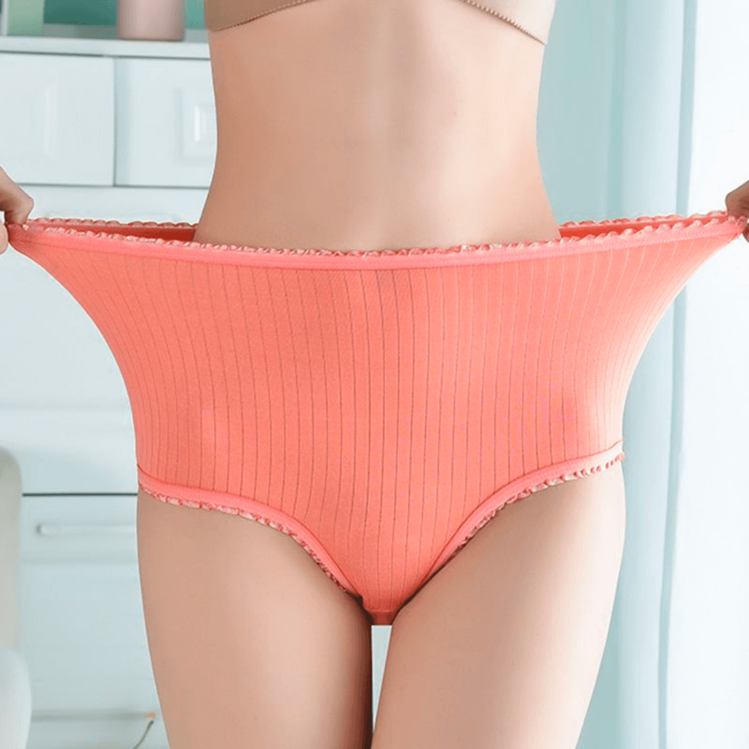Leak-Free Women's Underwear Set of 3 – Lightweight, Absorbent, Stylish Comfort in Multiple Sizes