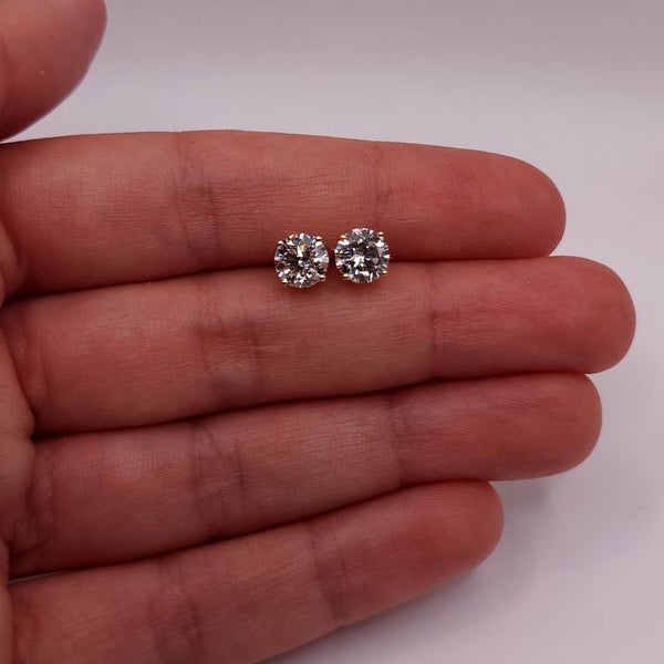 Veloura™ – Timeless moissanite stud earrings with brilliant sparkle