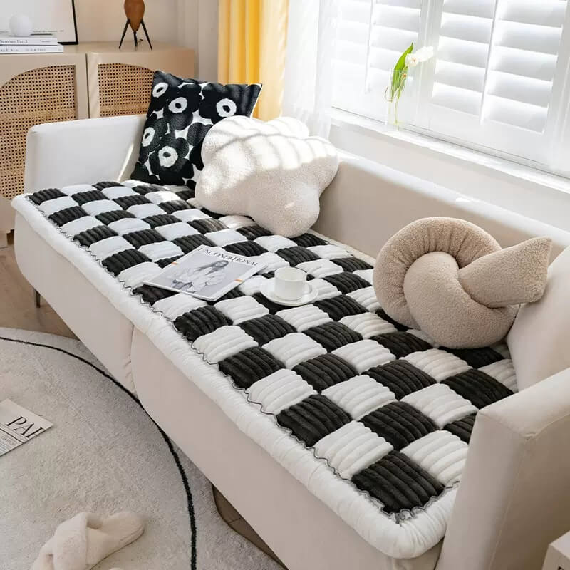 PetGuard™ – Quilted Scratch-Resistant Sofa Cover