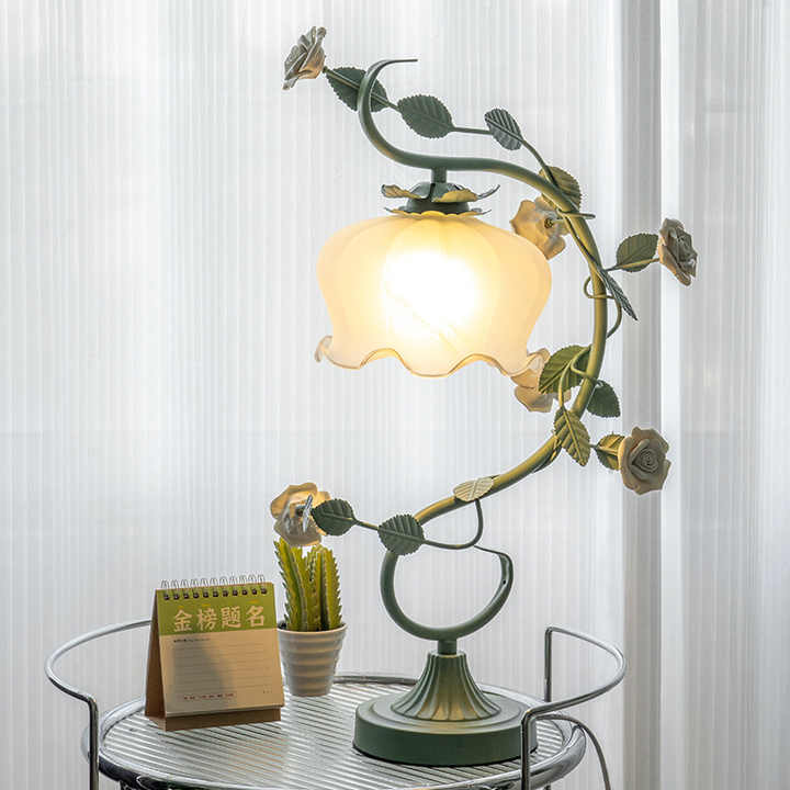 RosaGlo™ - Stylish covered Rose lamp