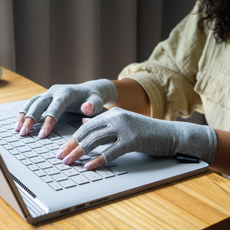 Premium Onecompress™ Gloves Reduce Stiffness for Better Hand Movement