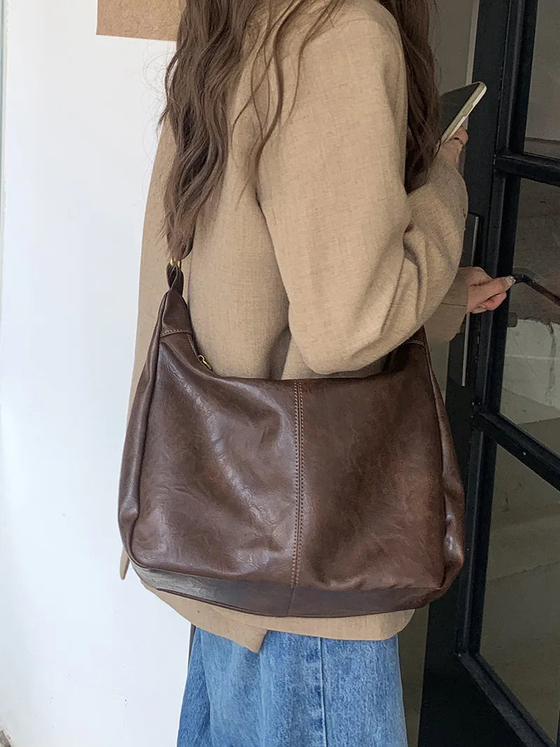 Isabelle Messenger Bag – Stylish and Functional Everyday Crossbody