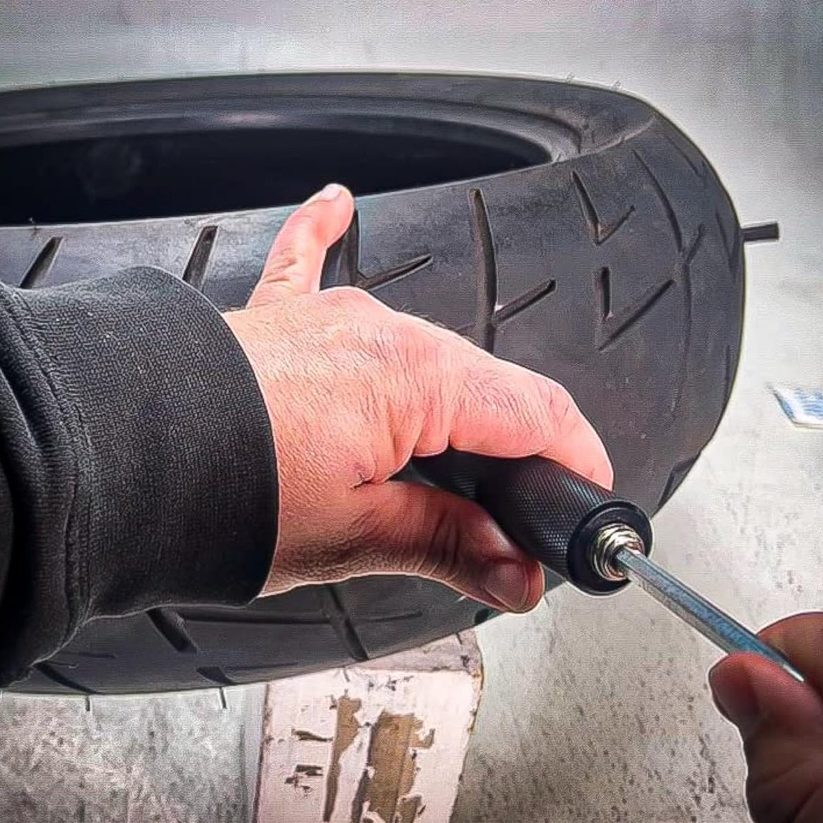 RoadSeal – Compact Tire Plug Kit