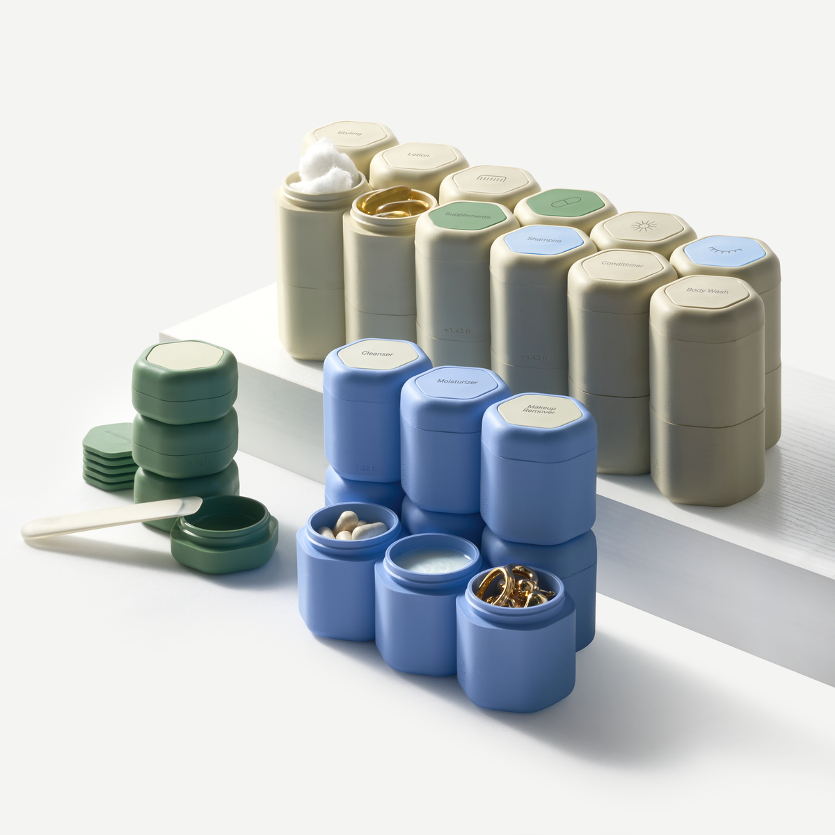 Medium Capsule Keeps Travel Essentials Secure and Organized