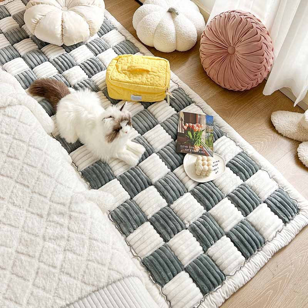 PetGuard™ – Quilted Scratch-Resistant Sofa Cover