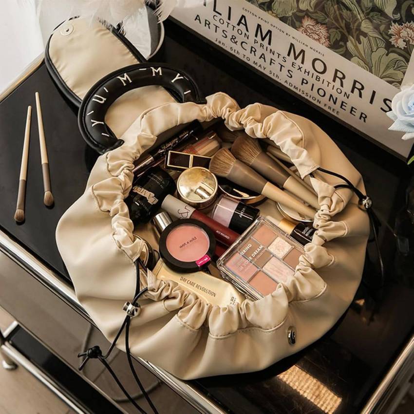 Glamelle™ – Stylish Makeup Storage Bag For Everyday Essentials