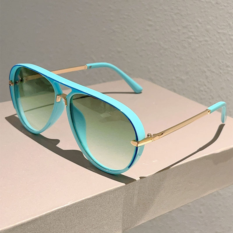 Women's Double-Bridge Sunglasses Deliver Timeless Style and Protection